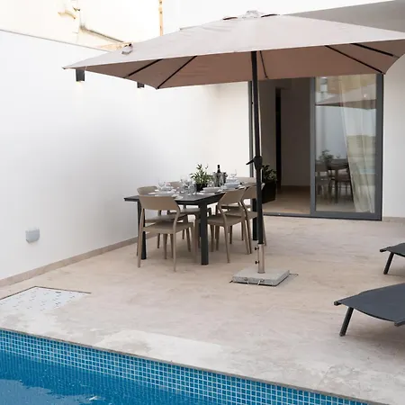 度假居 42, - Newly Renovated Traditional Maltese Townhouse With Private Pool Żejtun