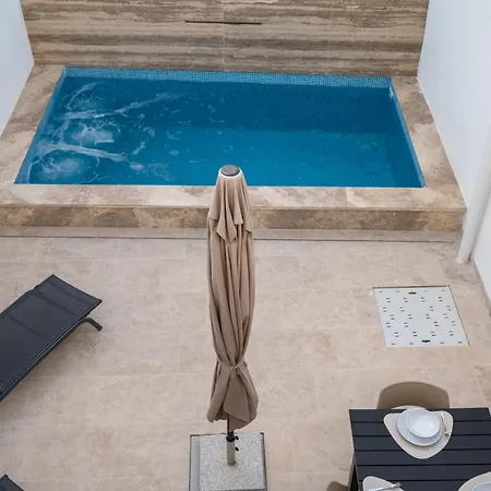 度假居 42, - Newly Renovated Traditional Maltese Townhouse With Private Pool Żejtun