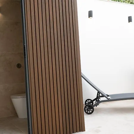 42, - Newly Renovated Traditional Maltese Townhouse With Private Pool * Żejtun