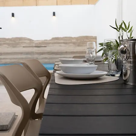 بيت للعطل 42, - Newly Renovated Traditional Maltese Townhouse With Private Pool Żejtun