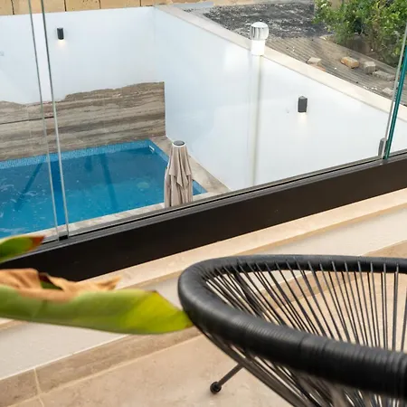 42, - Newly Renovated Traditional Maltese Townhouse With Private Pool