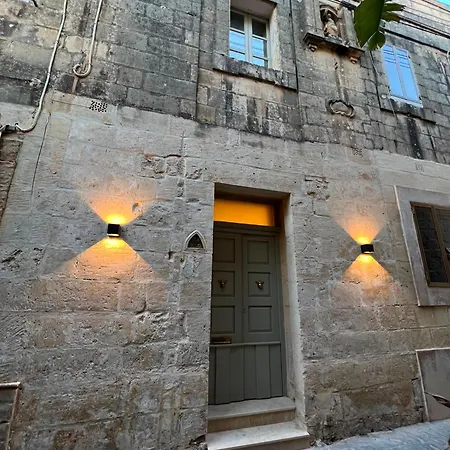 度假居 42, - Newly Renovated Traditional Maltese Townhouse With Private Pool