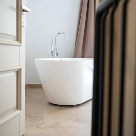 42, - Newly Renovated Traditional Maltese Townhouse With Private Pool بيت للعطل *