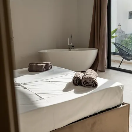 度假居 42, - Newly Renovated Traditional Maltese Townhouse With Private Pool Żejtun