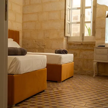 بيت للعطل 42, - Newly Renovated Traditional Maltese Townhouse With Private Pool Żejtun