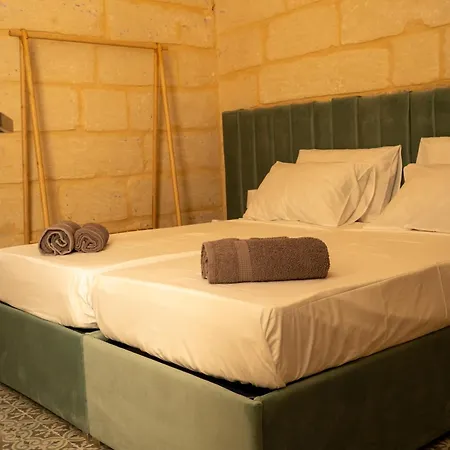 42, - Newly Renovated Traditional Maltese Townhouse With Private Pool *