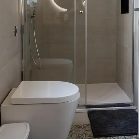 42, - Newly Renovated Traditional Maltese Townhouse With Private Pool